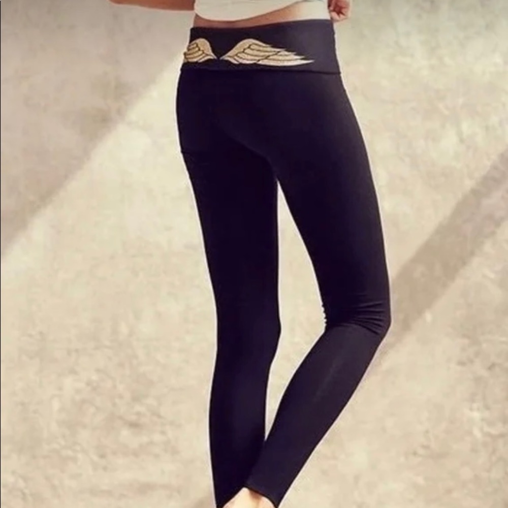 Victoria’s Secret good angel wing yoga pant
